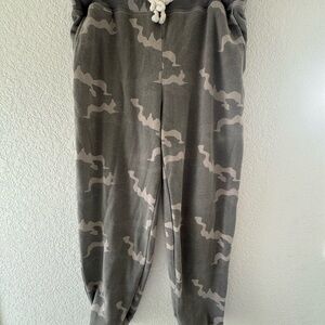 American Eagle Camouflage Jogger Pants